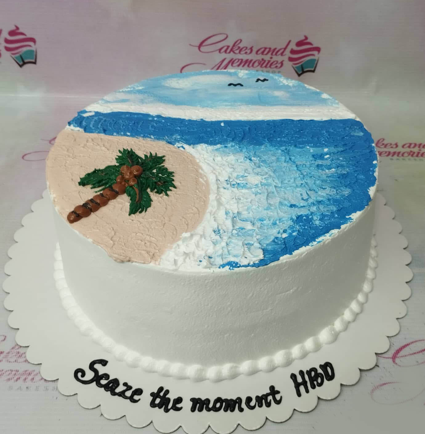 Birthday Cake In Tropical Paradise Beach Stock Photo - Download Image Now -  Birthday, Beach, Hawaii Islands - iStock
