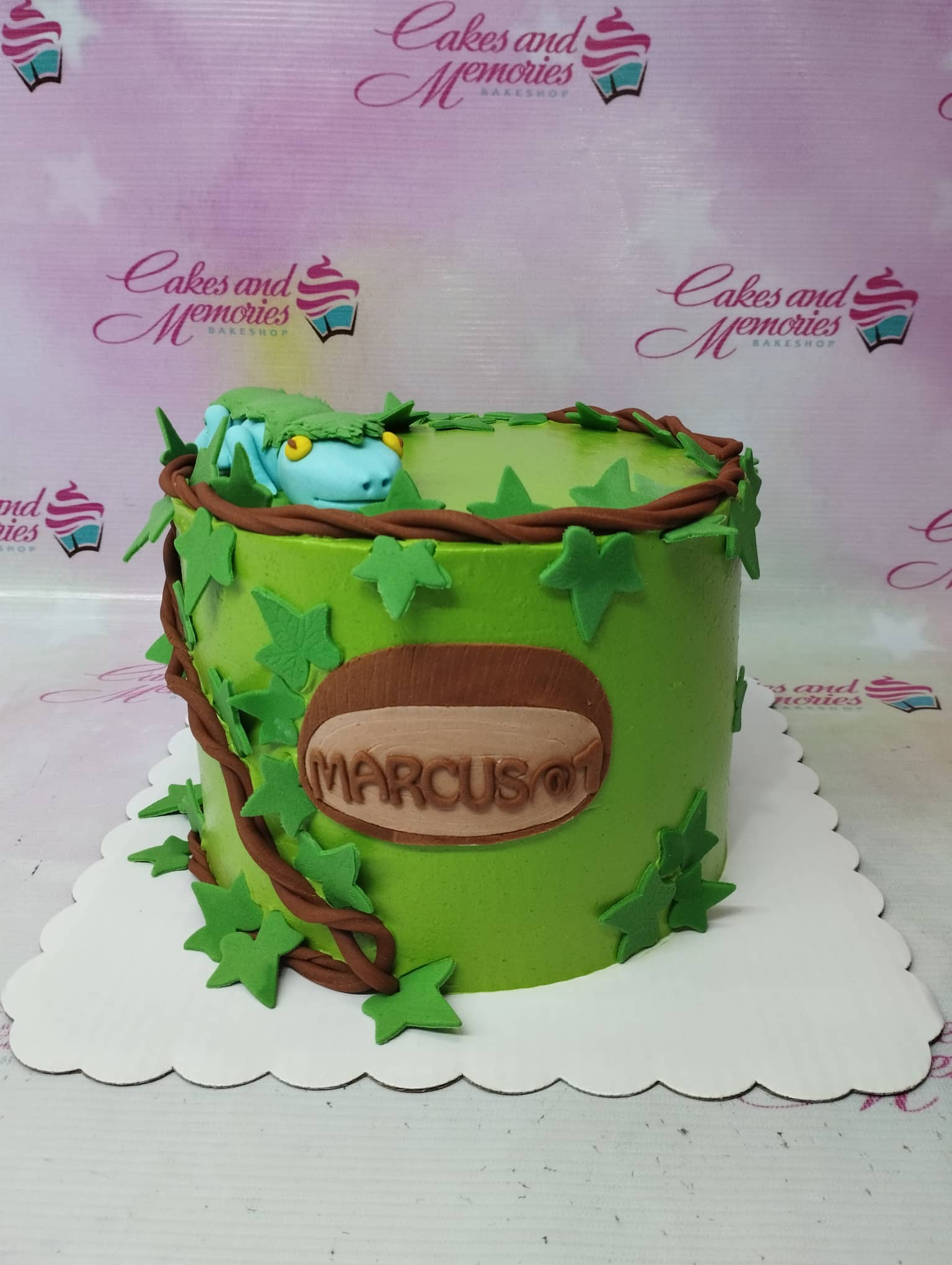 1 layer, 1 LayerC, 1 tier, 1layer, 1tier, animals, baby, Birthday Cakes, Customized Cakes, Double Barrel, Double Barrel Cake, Giraffe, Great for 1st Birthday Cakes, Green, jungle, Lion, Lizards, Monkey, New13, Non Rush, NonRush, NORMALdelivery, one, Reptiles, safari, Tall, wild life