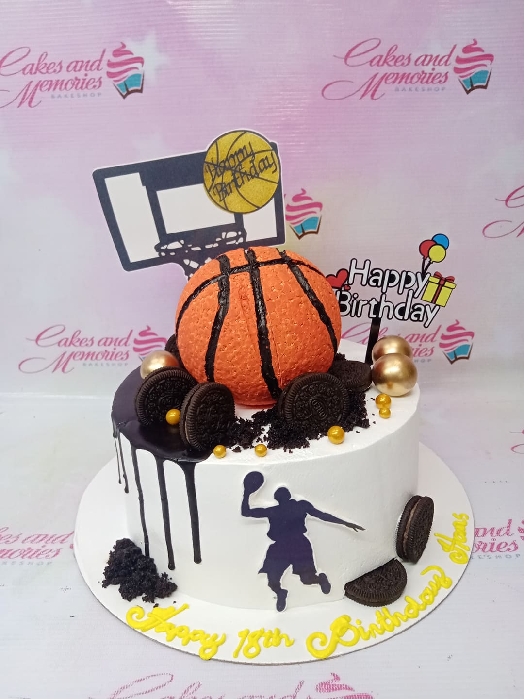 Amazon.com: Basketball Cake Topper, 19pcs Basketball Cake Toppers With  Sneakers Star Gold Balls For Boys Men Birthday Party Cake decorations :  Grocery & Gourmet Food