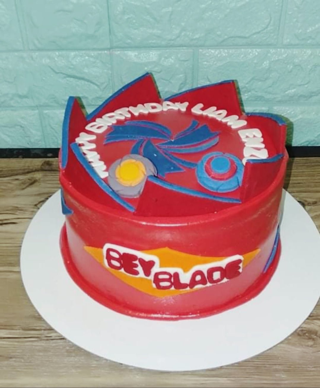 Beyblade Cake with rotating beyblade Toys - YouTube