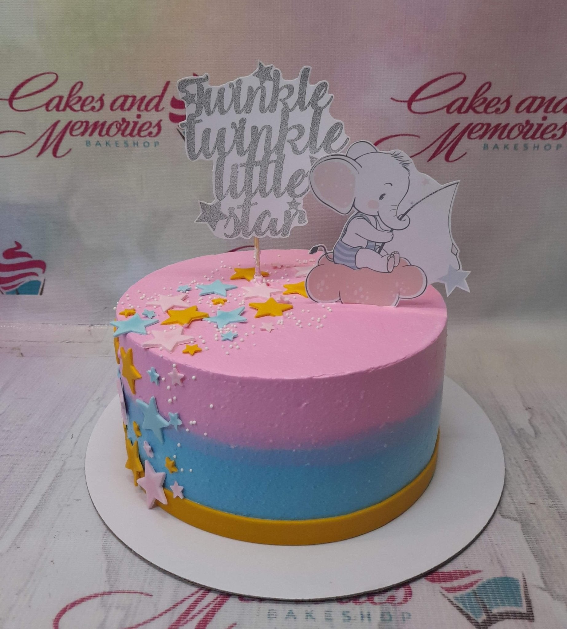 Customized Twinkle Star Birthday cake by bakisto