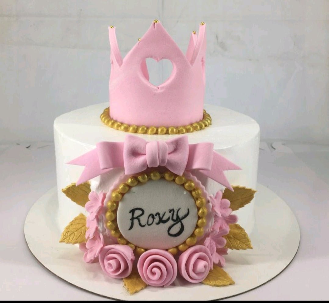 Minimalist Tiara Cake | Ladies Cake | Simple customised cake