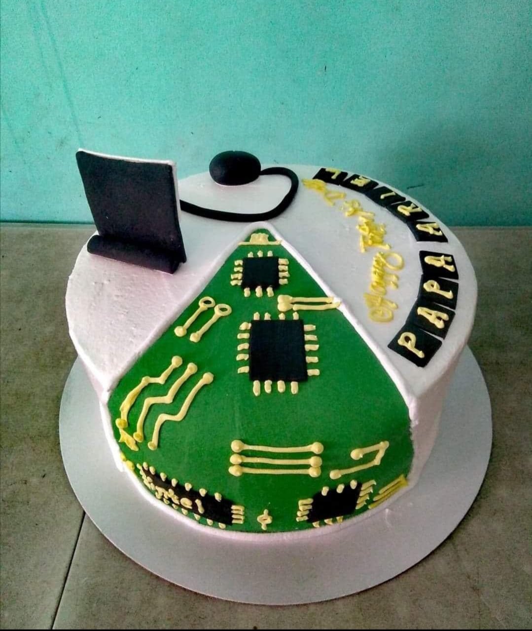 Dream Computer Birthday Cake for a Computer Engineer | Backrezepte,  Rezepte, Backen