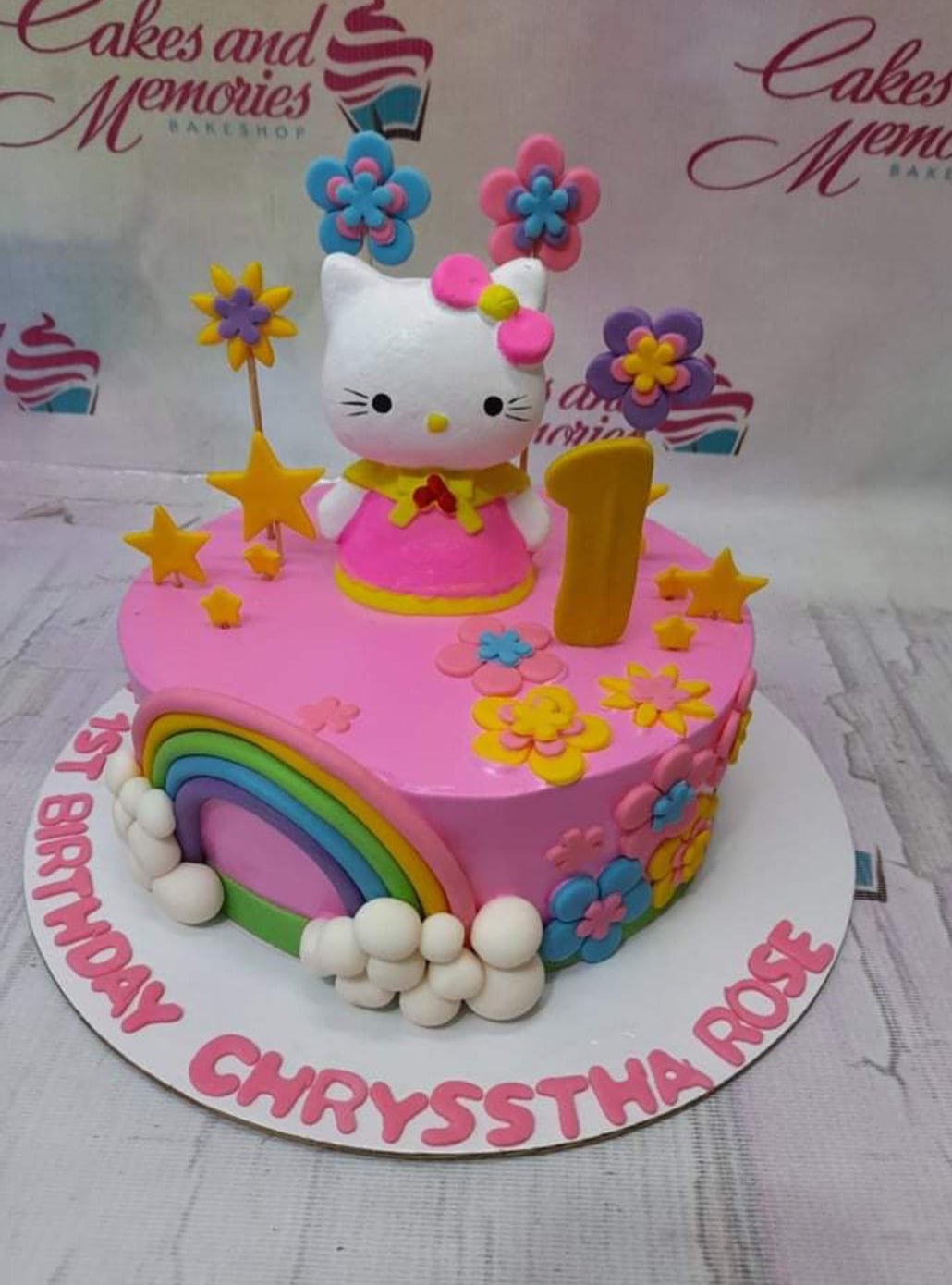 Vanilla Round Hello Kitty Cake, Packaging Size: Packed, Weight: 500 Grams