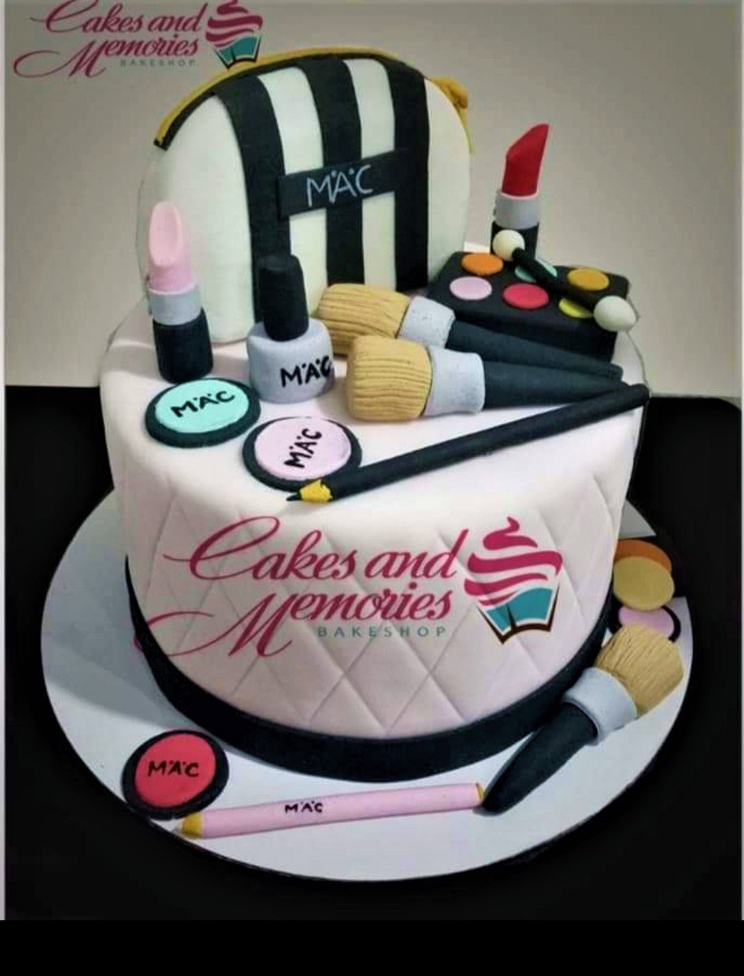 MAC Makeup Set Cake | Online Makeup Queen Cake In Pune - Adult Cakes