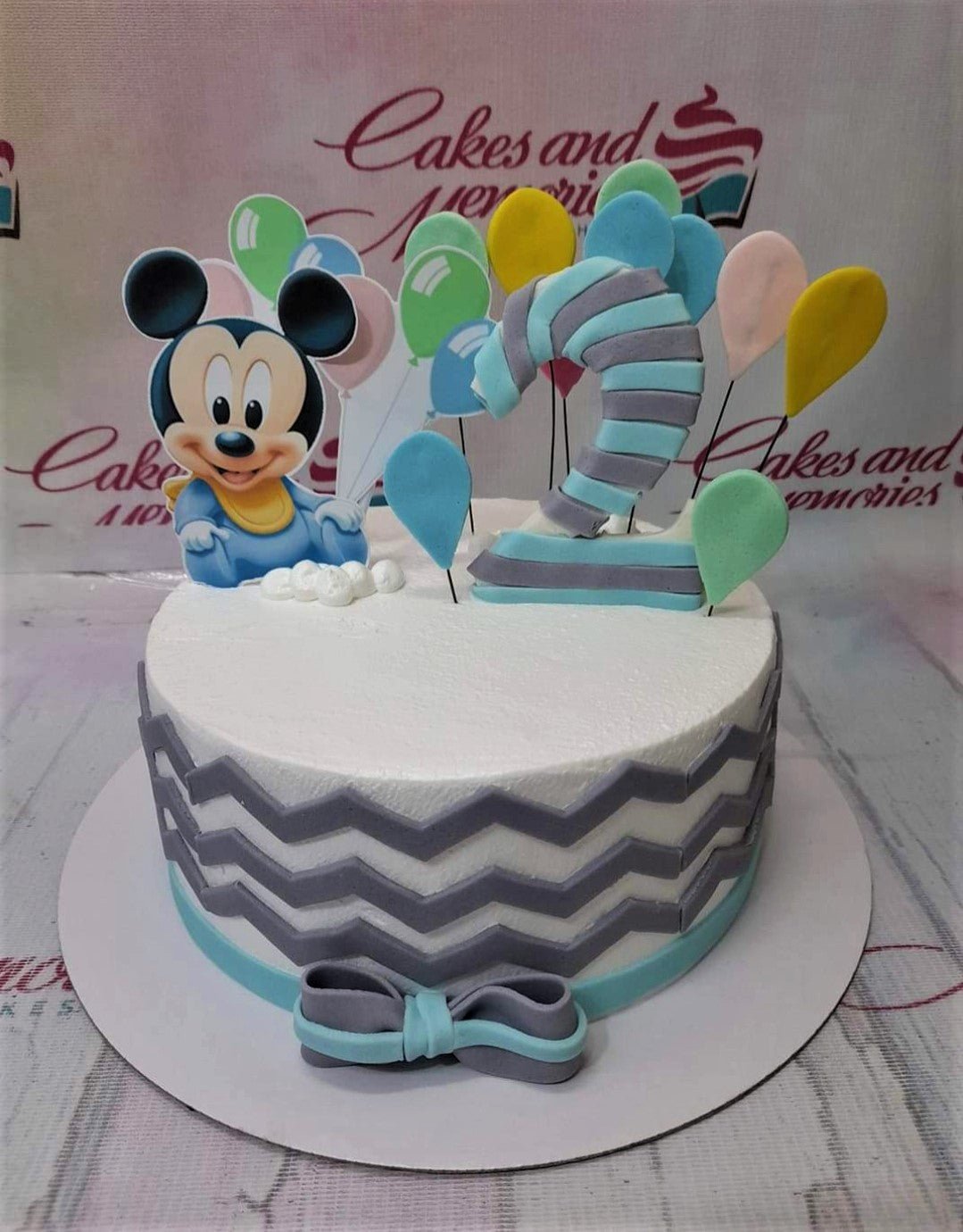 Sweet Garden - 💙Mickey Mouse thema cake💙 Meer info  Sweet_garden1@outlook.com #cake#mickeymousecake #rotterdam#noordmolenstraat#zwartjanstraat#blue#taart#mouse#sweet#boy#patisserie#theme#drip#birthdaycake  #foodies#love#party#fruit #cupcake#soft ...