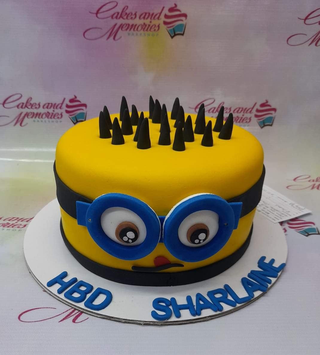 Minion Smash Cake – Hello Smash Cake