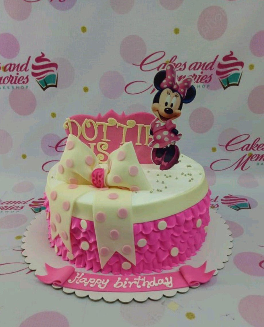 How to Make a Minnie Mouse Birthday Cake (Video!)