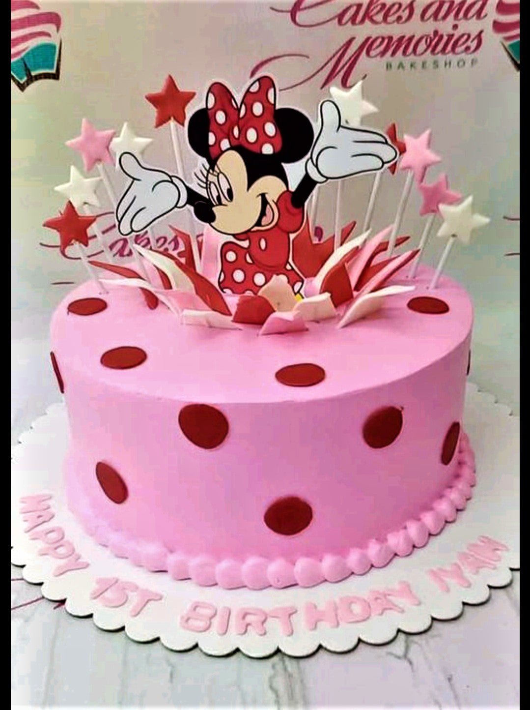 Minnie Mouse Polka Dot Bow Birthday Cake | Baked by Nataleen