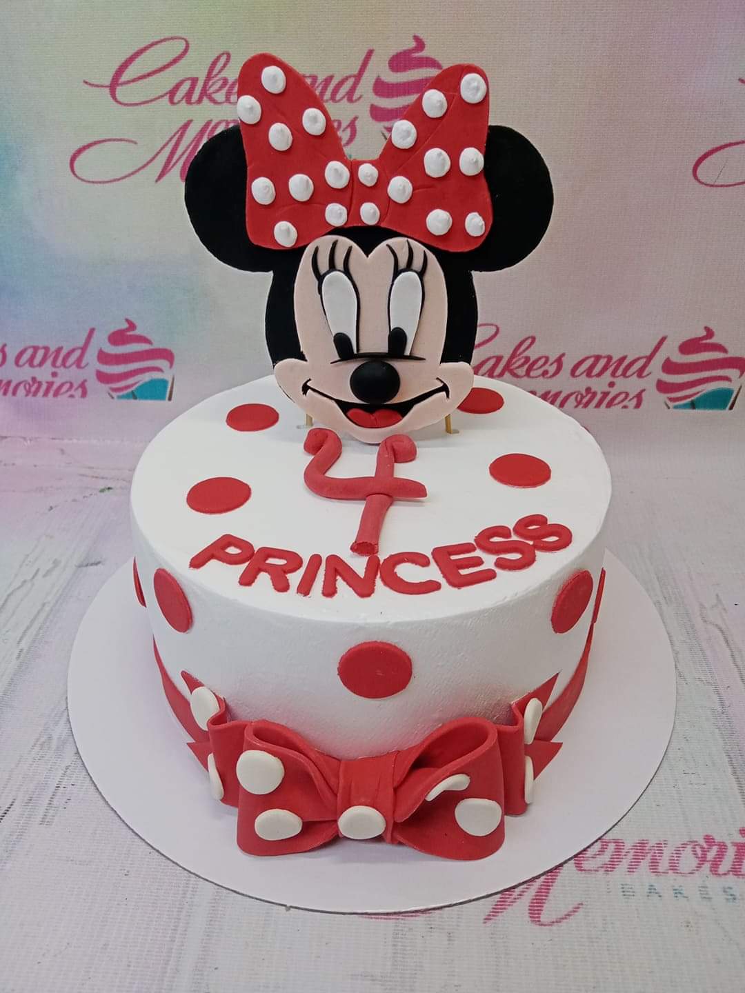 40 Cute First Birthday Cakes in 2022 : Minnie Mouse Cake