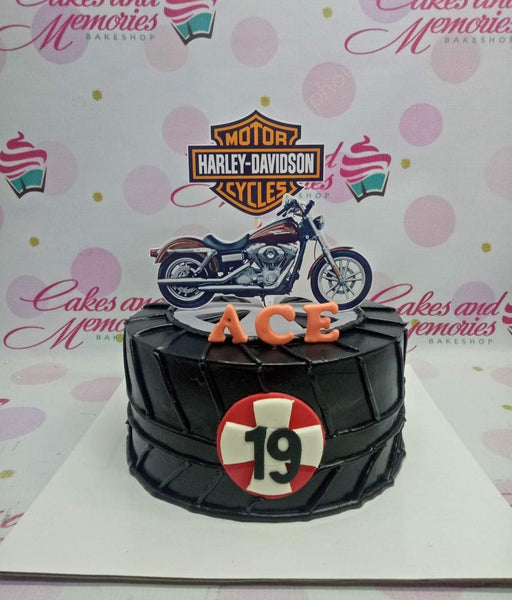 Harley cake | Motorcycle birthday cakes, Bike cakes, Motorcycle cake
