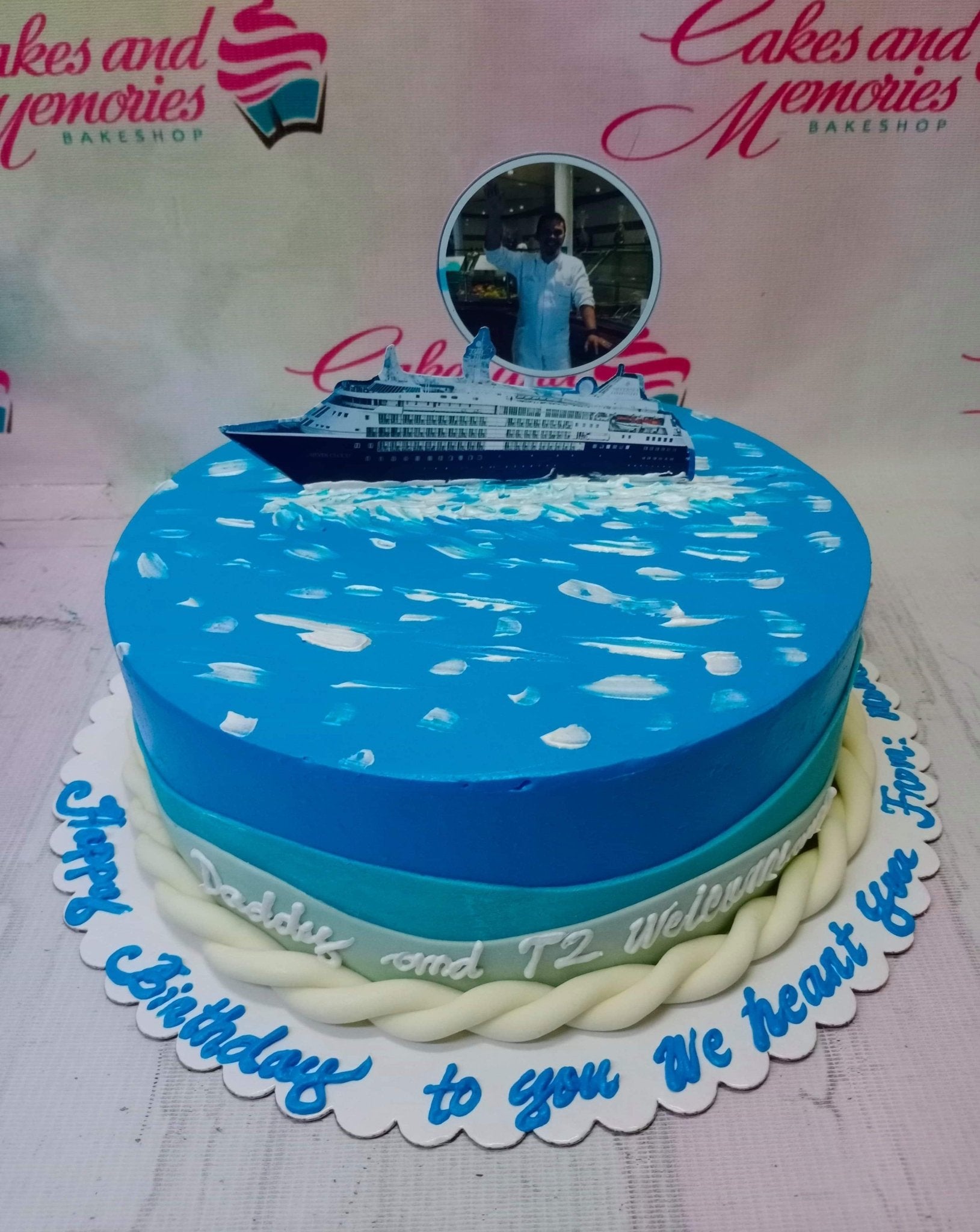 Planets, Ship and Astronaut Space Birthday Cake