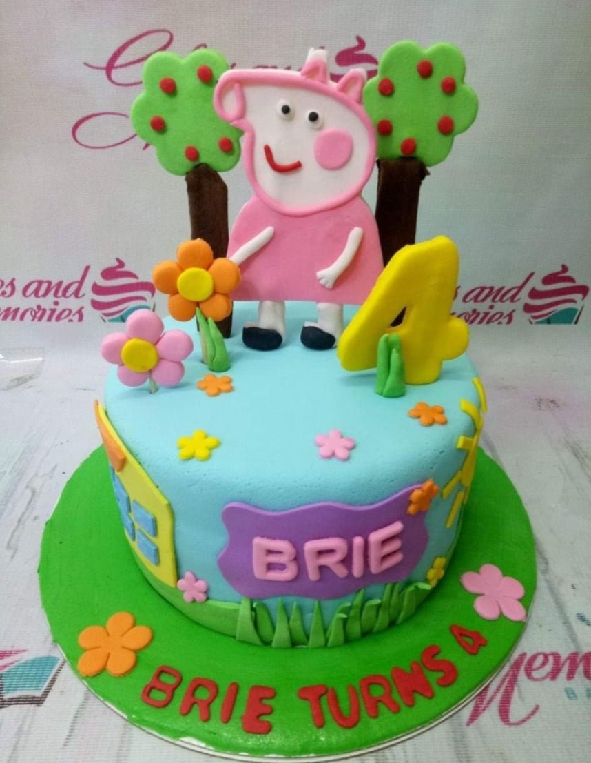 55+ Cute Cake Ideas For Your Next Party : Peppa Pig's Family