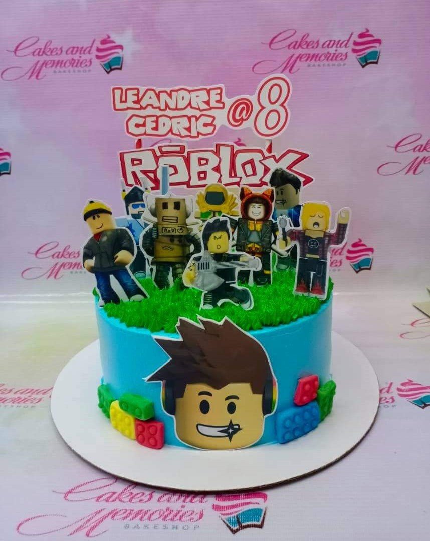 Bolo Roblox  Roblox cake, Block birthday party, Birthday cake
