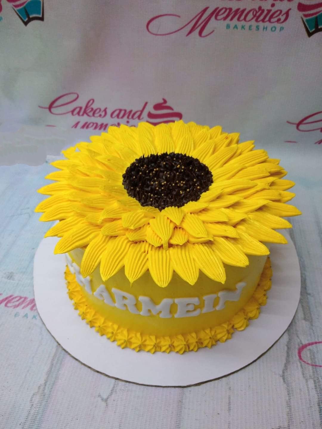 A cute sunflower cake for a birthday 😍 - Tealicious Cakes | Facebook