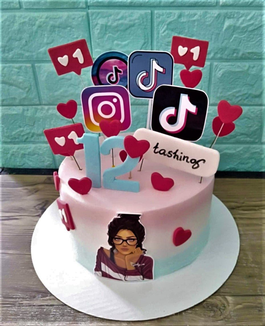 Social Media Lover Cake. Cake Designs for Women. Noida & Gurgaon – Creme  Castle